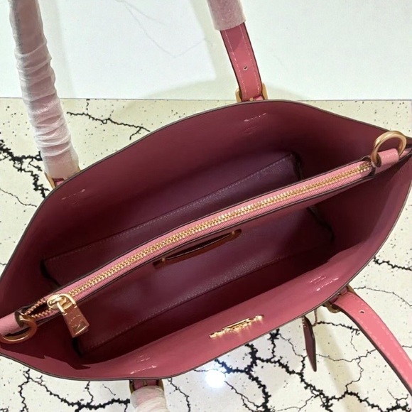 ✨Coach Pink Signature Canvas Crossbody Tote - Picture 5 of 9